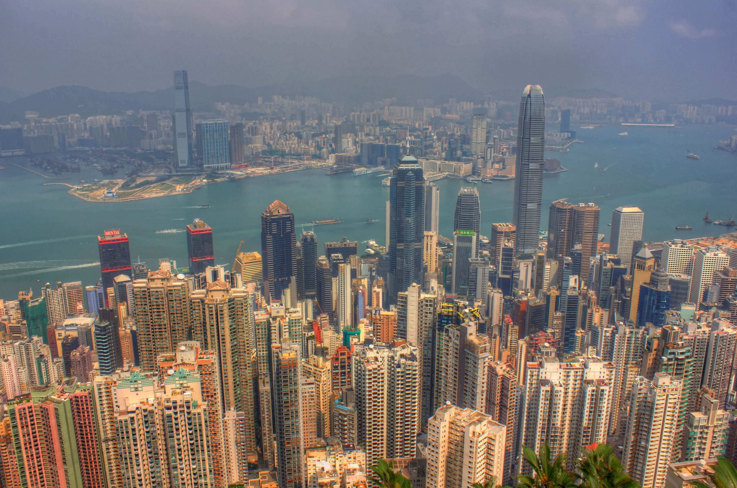 Hong Kong lift ban on flights
